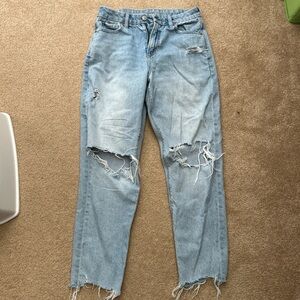 American Eagle Outfitters Light Blue Distressed Curvy Mom Jeans